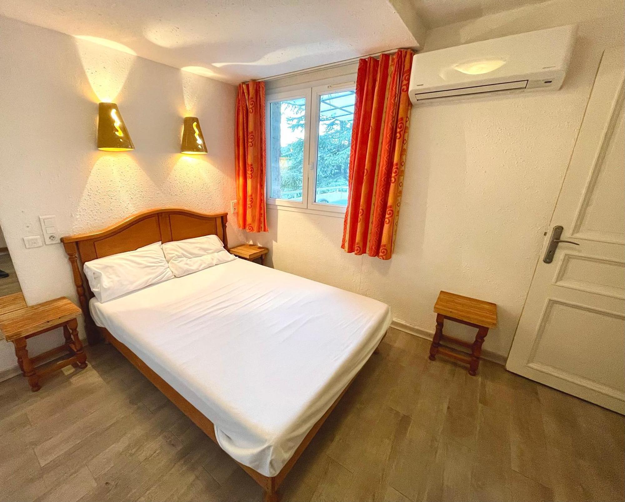 Corbés Apart'Hotel Les 4 Sources מראה חיצוני תמונה