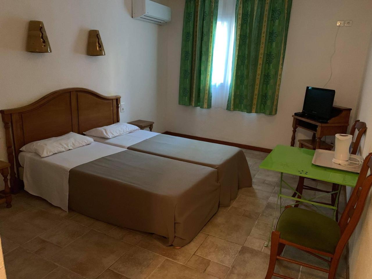 Corbés Apart'Hotel Les 4 Sources מראה חיצוני תמונה